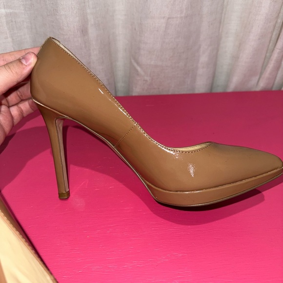 Ivanka Trump Nude Platform Pointed Toe Heel - Picture 4 of 7